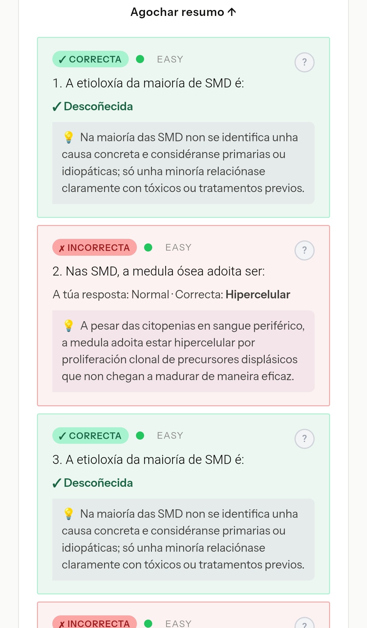 Detalle de resultados: correctas en verde, incorrectas en vermello, con comentario explicativo